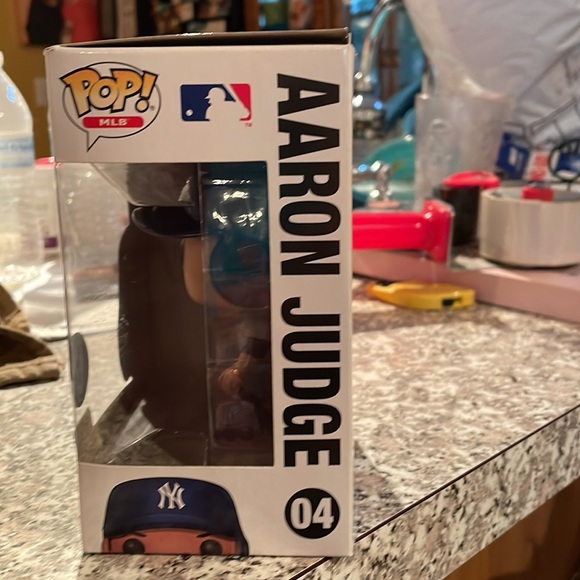Funko POP!  AARON JUDGE NY YANKEES #4 never opened PAY THE MAN!!!!!!!!!!!!!!! - Picture 2 of 5